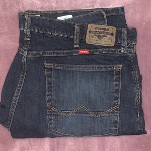 Wrangler dark wash size 38x32